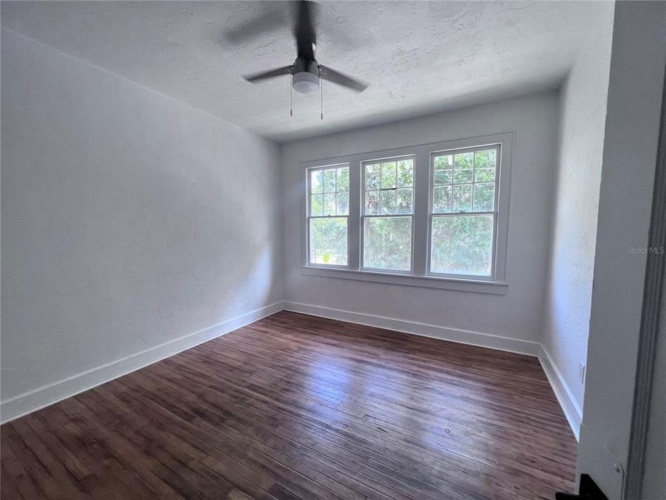 В аренду: $2,700 (4 спален, 2 ванн, 1420 Квадратных фут)