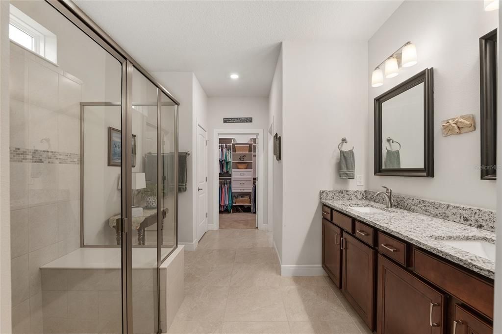 Activo con contrato: $435,000 (2 camas, 2 baños, 1923 Pies cuadrados)