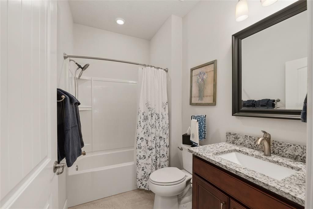 Activo con contrato: $435,000 (2 camas, 2 baños, 1923 Pies cuadrados)
