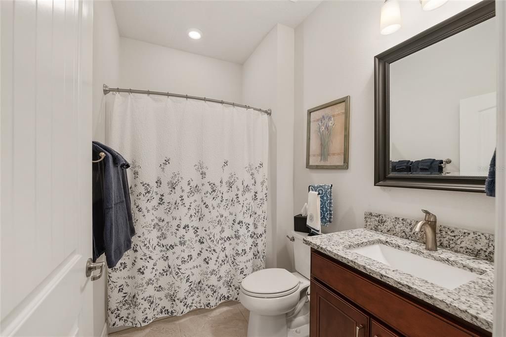 Activo con contrato: $435,000 (2 camas, 2 baños, 1923 Pies cuadrados)