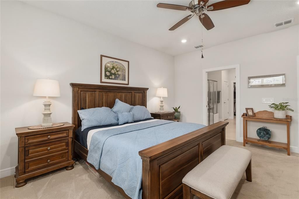 Activo con contrato: $435,000 (2 camas, 2 baños, 1923 Pies cuadrados)