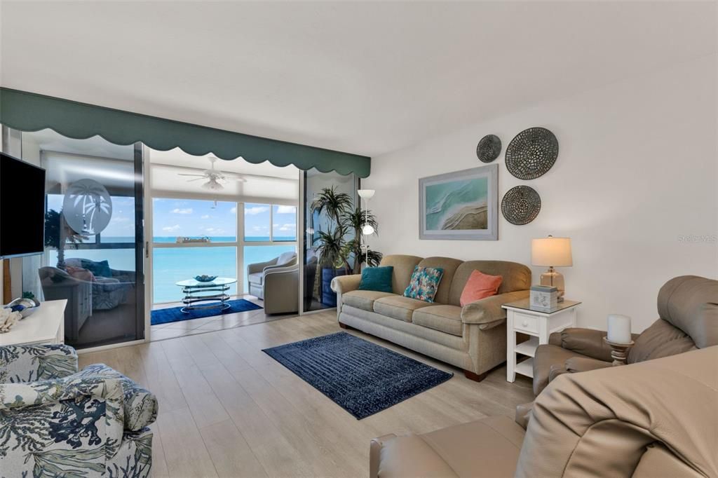 На продажу: $850,000 (2 спален, 2 ванн, 1340 Квадратных фут)