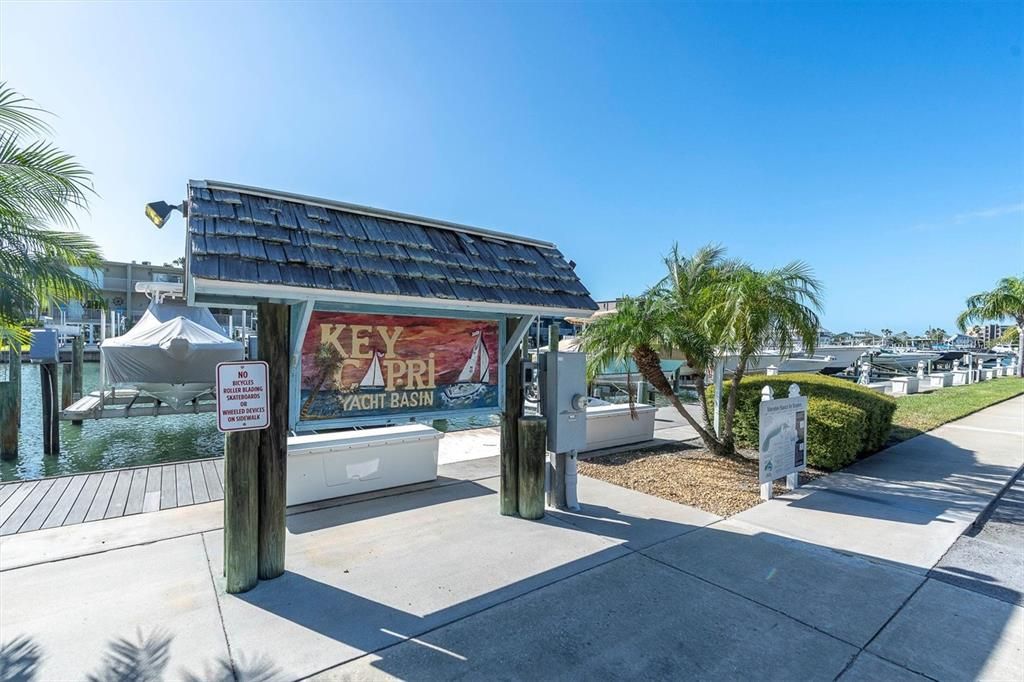 For Sale: $329,900 (2 beds, 2 baths, 1175 Square Feet)