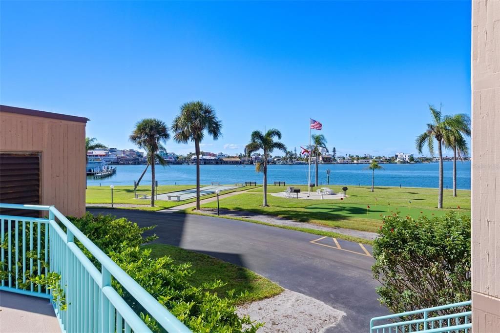For Sale: $329,900 (2 beds, 2 baths, 1175 Square Feet)