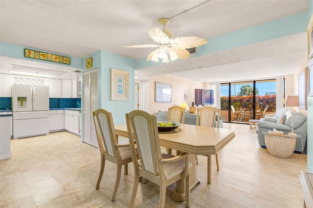 For Sale: $329,900 (2 beds, 2 baths, 1175 Square Feet)