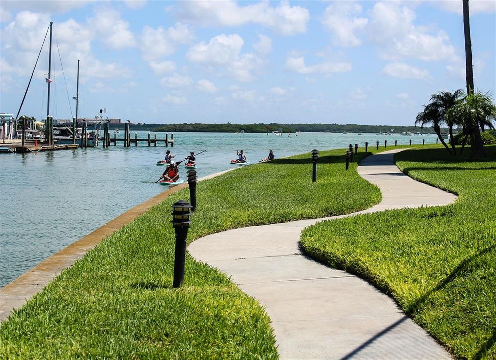 For Sale: $329,900 (2 beds, 2 baths, 1175 Square Feet)