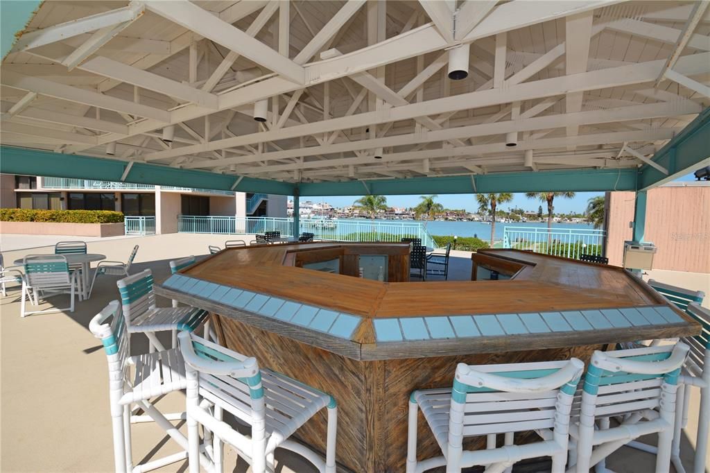 For Sale: $329,900 (2 beds, 2 baths, 1175 Square Feet)