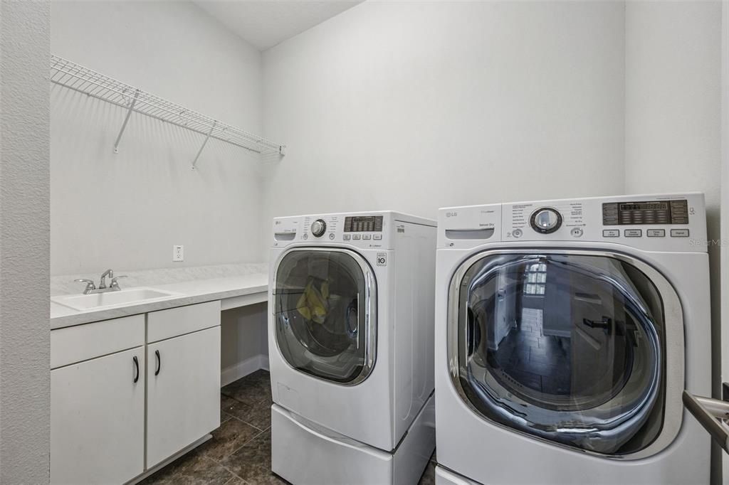 En Venta: $1,599,900 (5 camas, 4 baños, 4437 Pies cuadrados)