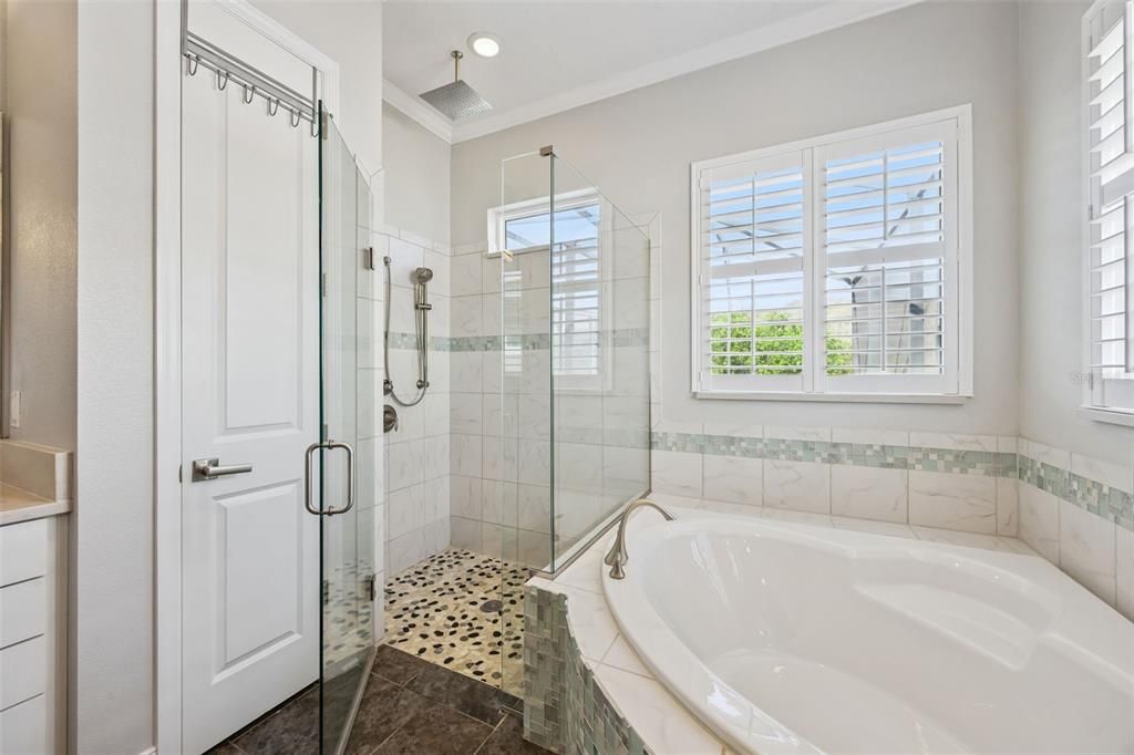 En Venta: $1,599,900 (5 camas, 4 baños, 4437 Pies cuadrados)