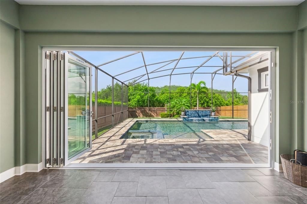 En Venta: $1,599,900 (5 camas, 4 baños, 4437 Pies cuadrados)