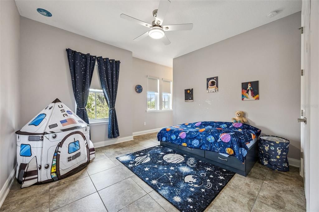 En Venta: $1,599,900 (5 camas, 4 baños, 4437 Pies cuadrados)