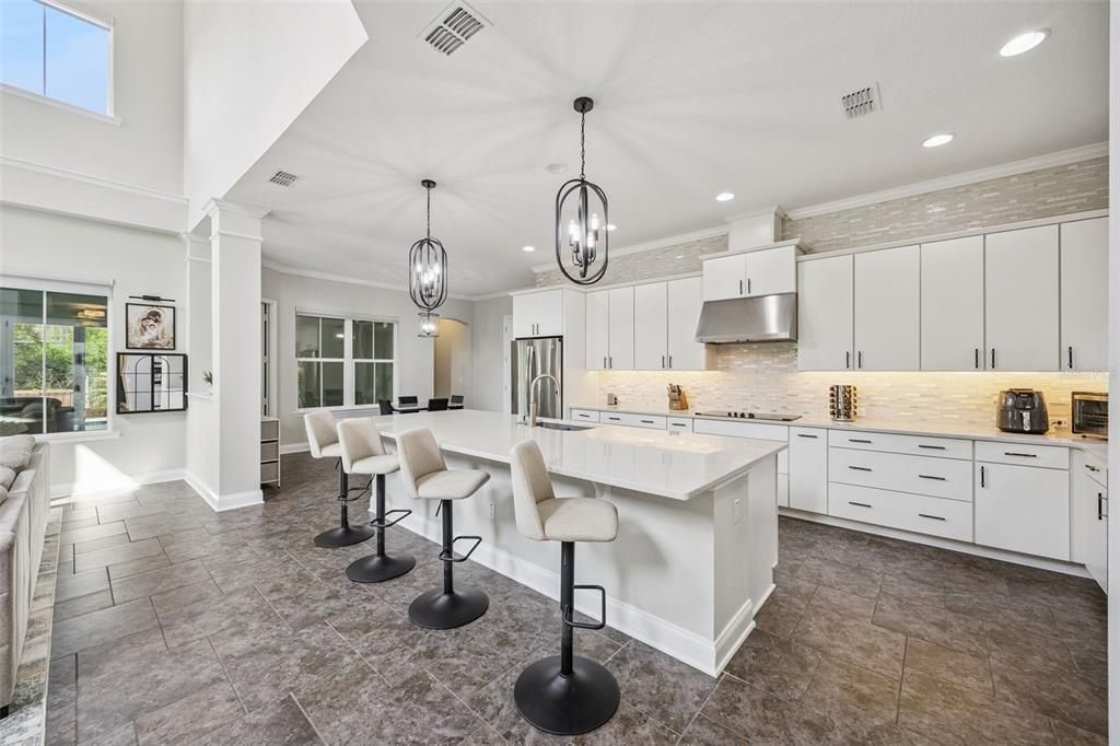 En Venta: $1,599,900 (5 camas, 4 baños, 4437 Pies cuadrados)