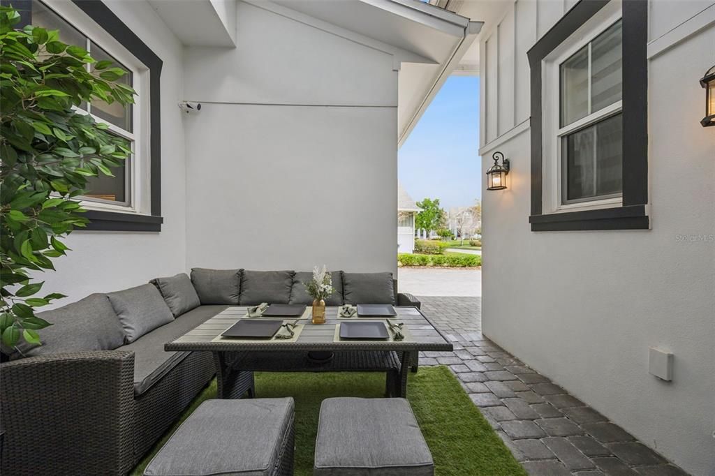 En Venta: $1,599,900 (5 camas, 4 baños, 4437 Pies cuadrados)