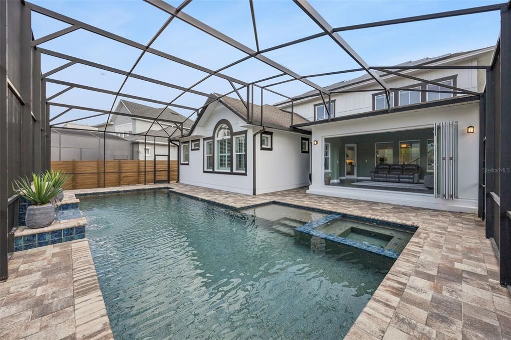 En Venta: $1,599,900 (5 camas, 4 baños, 4437 Pies cuadrados)