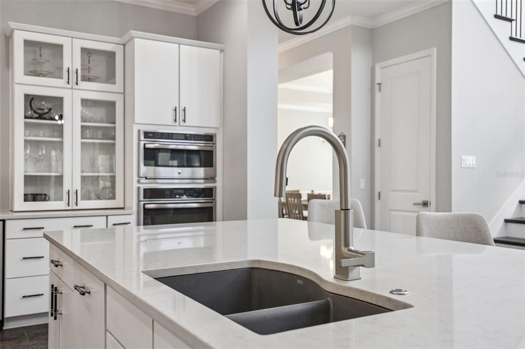 En Venta: $1,599,900 (5 camas, 4 baños, 4437 Pies cuadrados)
