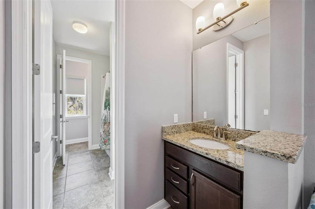 En Venta: $1,599,900 (5 camas, 4 baños, 4437 Pies cuadrados)