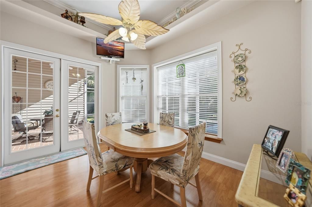 En Venta: $749,000 (3 camas, 2 baños, 2487 Pies cuadrados)