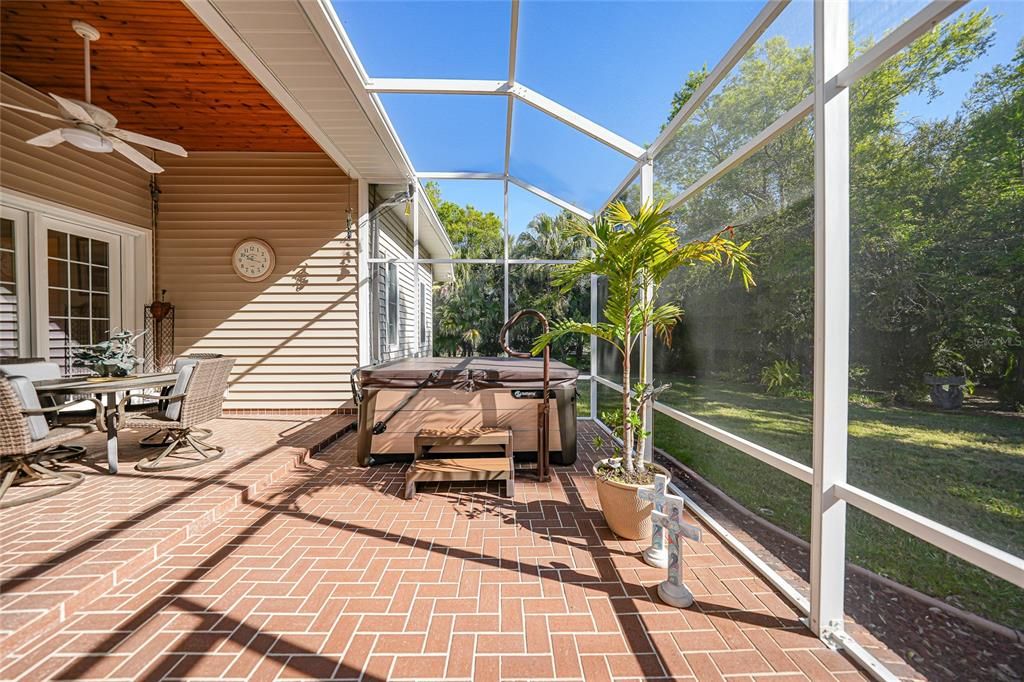 En Venta: $749,000 (3 camas, 2 baños, 2487 Pies cuadrados)