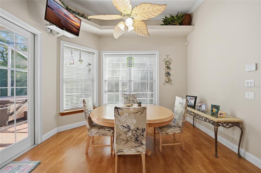 En Venta: $749,000 (3 camas, 2 baños, 2487 Pies cuadrados)