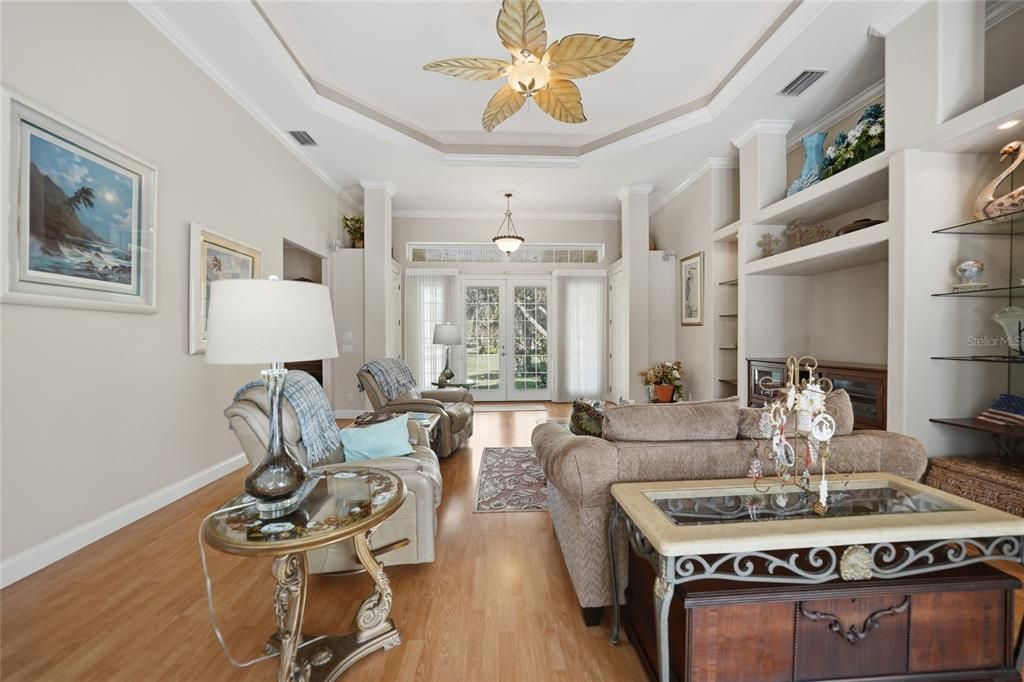 En Venta: $749,000 (3 camas, 2 baños, 2487 Pies cuadrados)