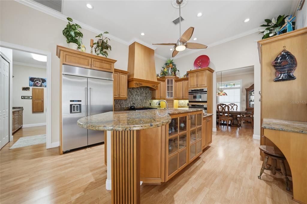 En Venta: $749,000 (3 camas, 2 baños, 2487 Pies cuadrados)