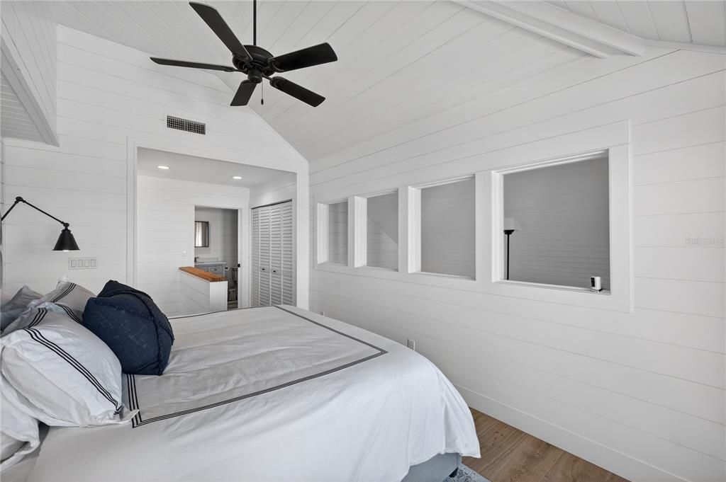 На продажу: $1,124,900 (2 спален, 2 ванн, 1366 Квадратных фут)