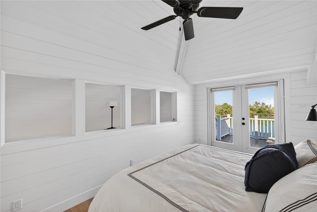 На продажу: $1,124,900 (2 спален, 2 ванн, 1366 Квадратных фут)