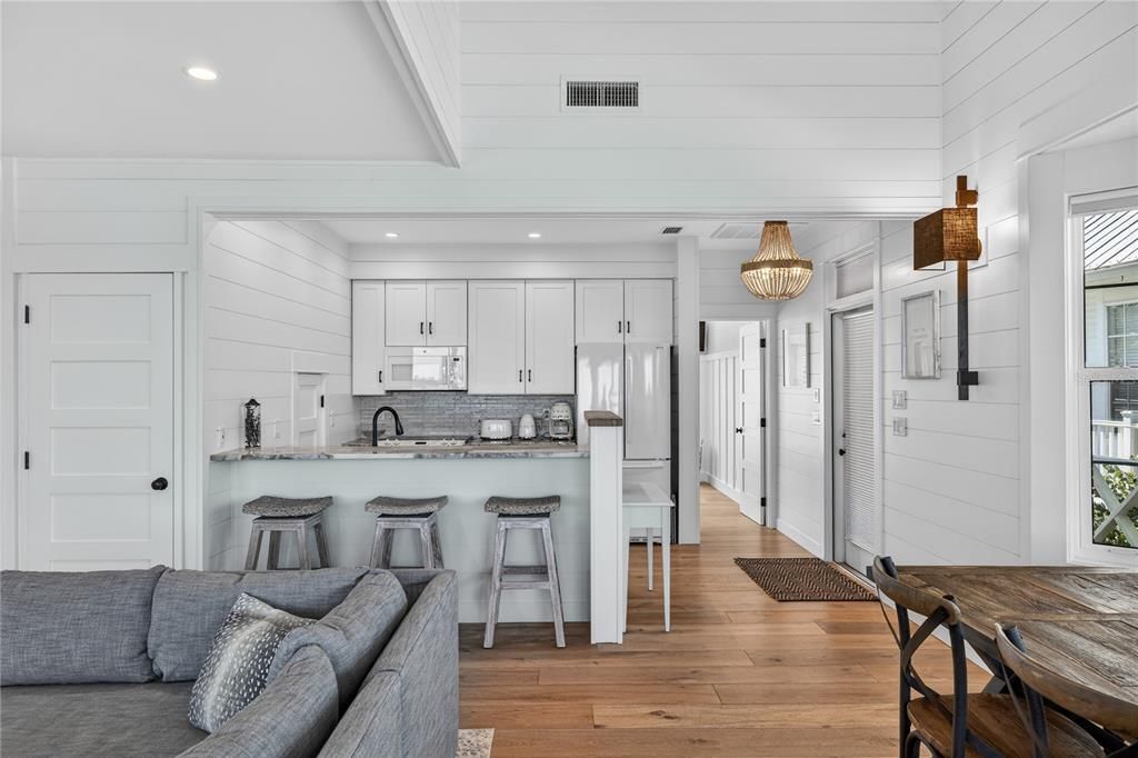 На продажу: $1,124,900 (2 спален, 2 ванн, 1366 Квадратных фут)