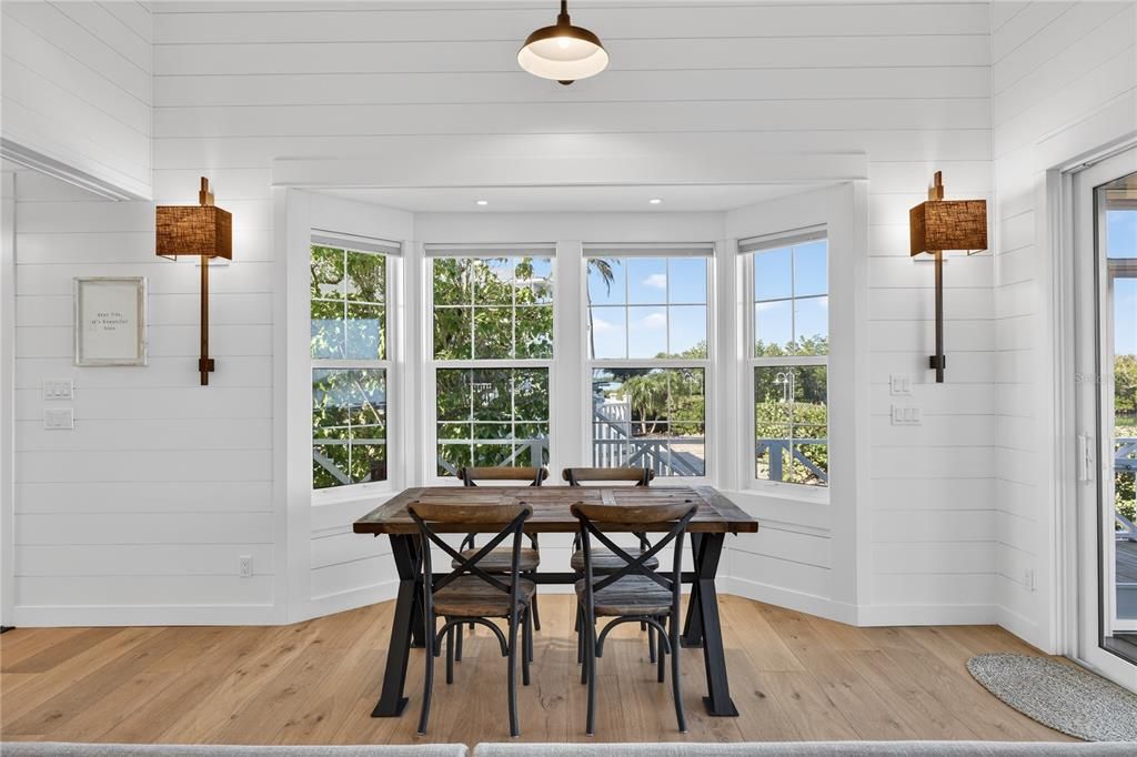 На продажу: $1,124,900 (2 спален, 2 ванн, 1366 Квадратных фут)