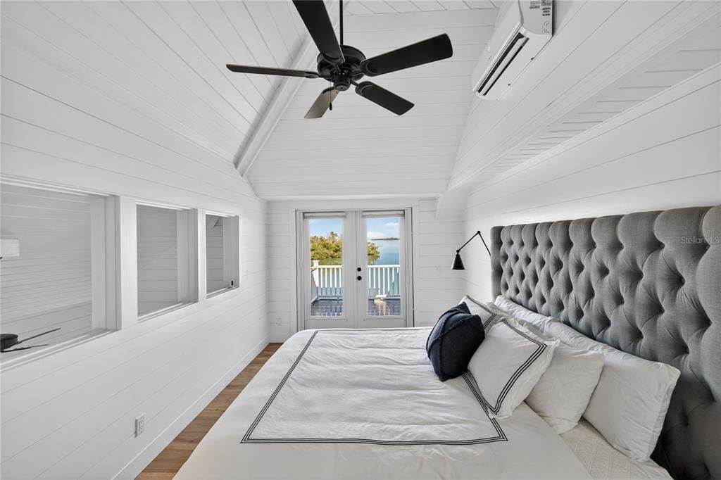 На продажу: $1,124,900 (2 спален, 2 ванн, 1366 Квадратных фут)