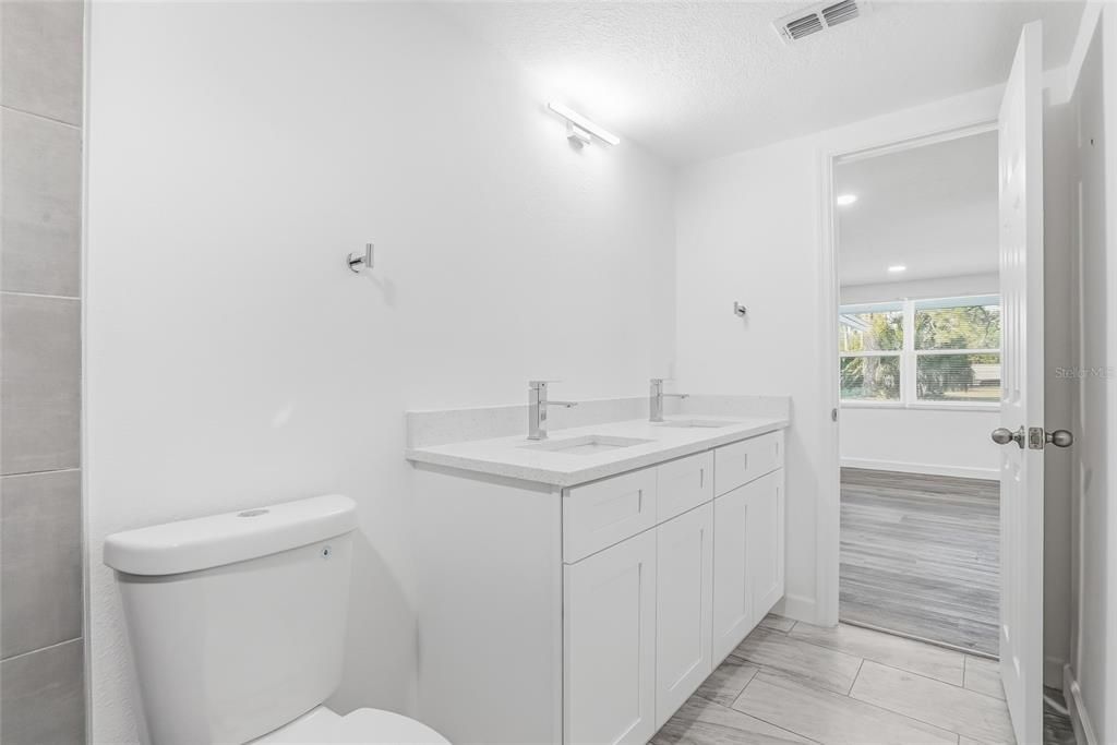 En Venta: $215,000 (2 camas, 2 baños, 1226 Pies cuadrados)