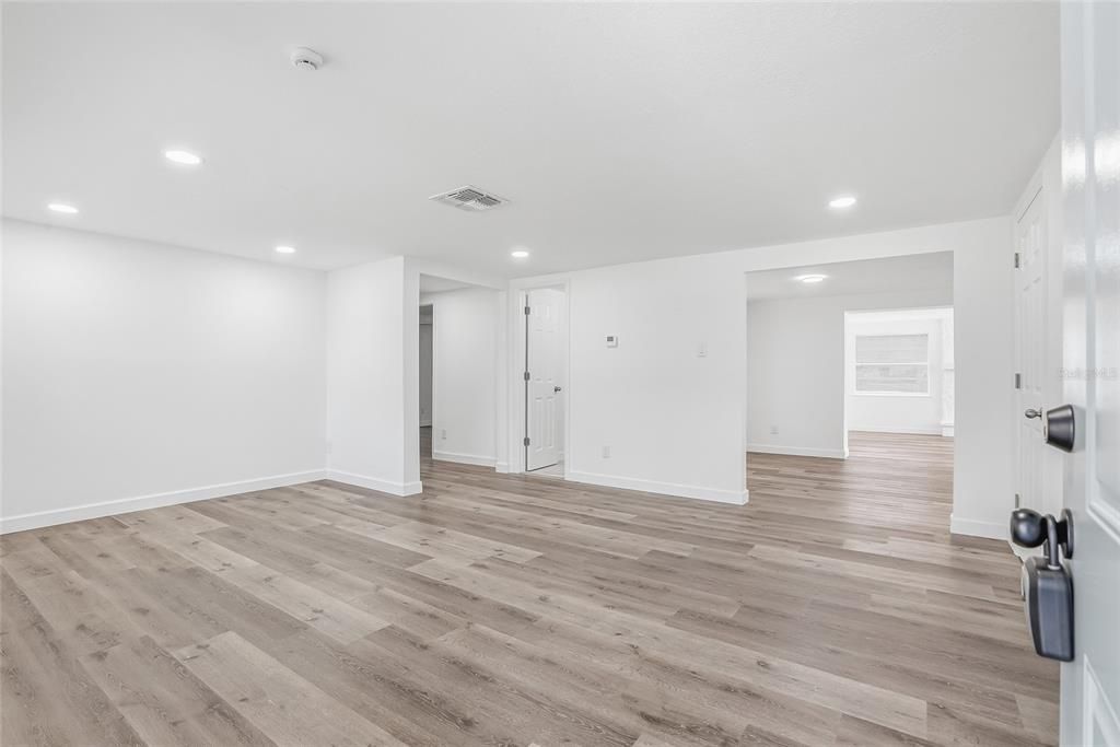 En Venta: $215,000 (2 camas, 2 baños, 1226 Pies cuadrados)