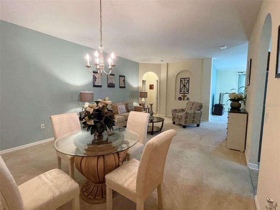 For Sale: $299,950 (4 beds, 2 baths, 1869 Square Feet)
