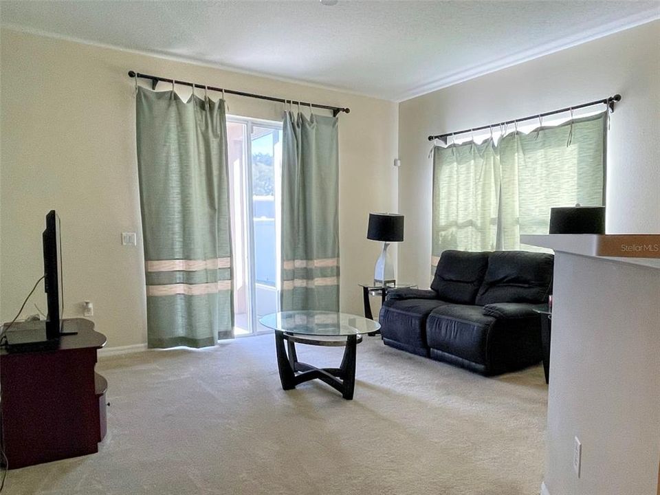 For Sale: $299,950 (4 beds, 2 baths, 1869 Square Feet)