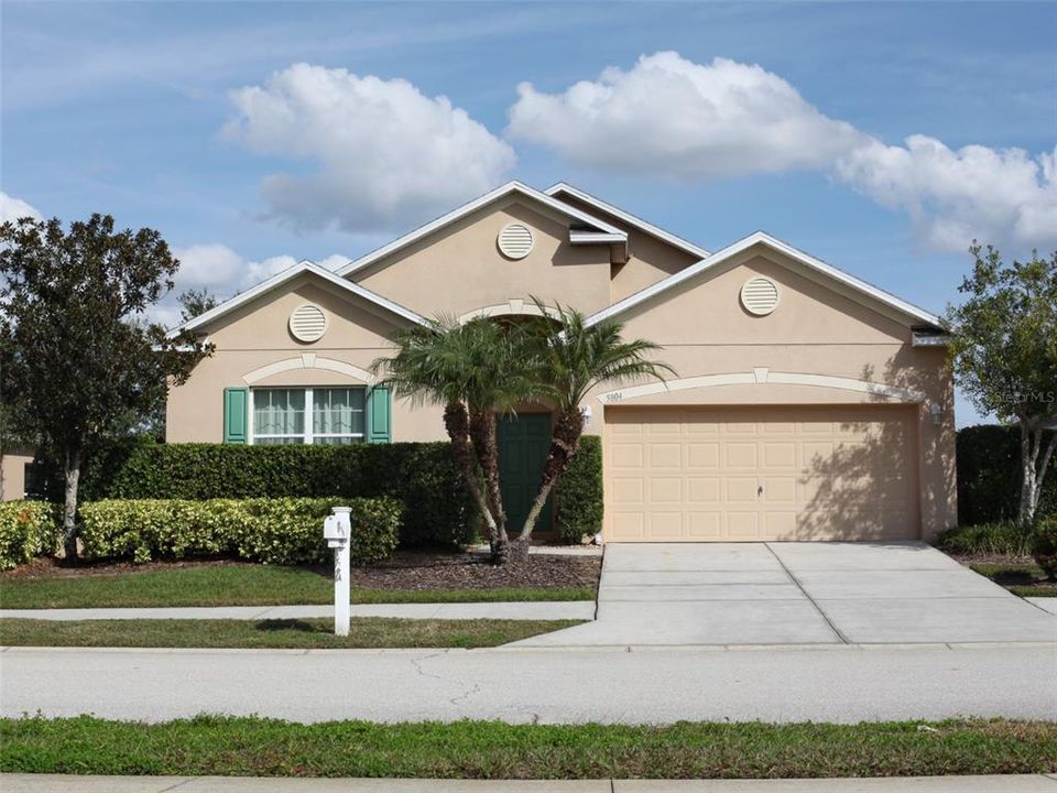 For Sale: $299,950 (4 beds, 2 baths, 1869 Square Feet)