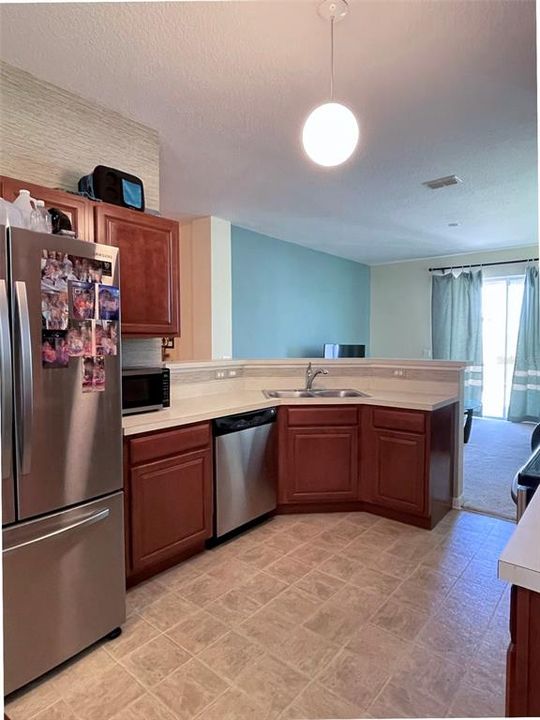 For Sale: $299,950 (4 beds, 2 baths, 1869 Square Feet)