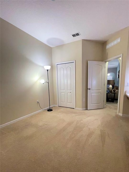 For Sale: $299,950 (4 beds, 2 baths, 1869 Square Feet)