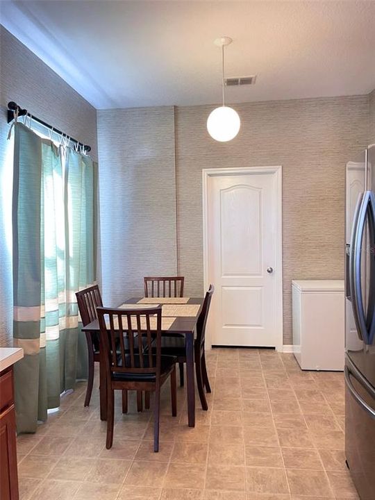 For Sale: $299,950 (4 beds, 2 baths, 1869 Square Feet)