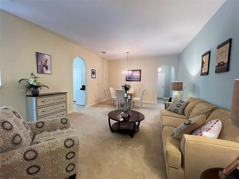 For Sale: $299,950 (4 beds, 2 baths, 1869 Square Feet)