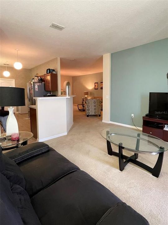 For Sale: $299,950 (4 beds, 2 baths, 1869 Square Feet)