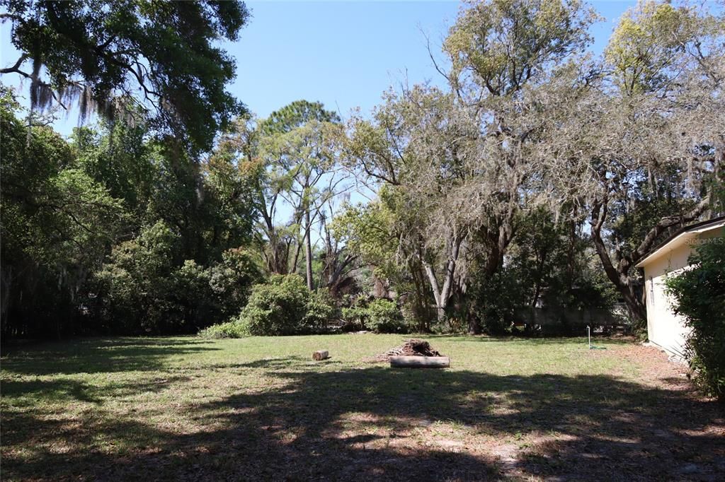 待售: $185,000 (1 贝兹, 1 浴室, 801 平方英尺)