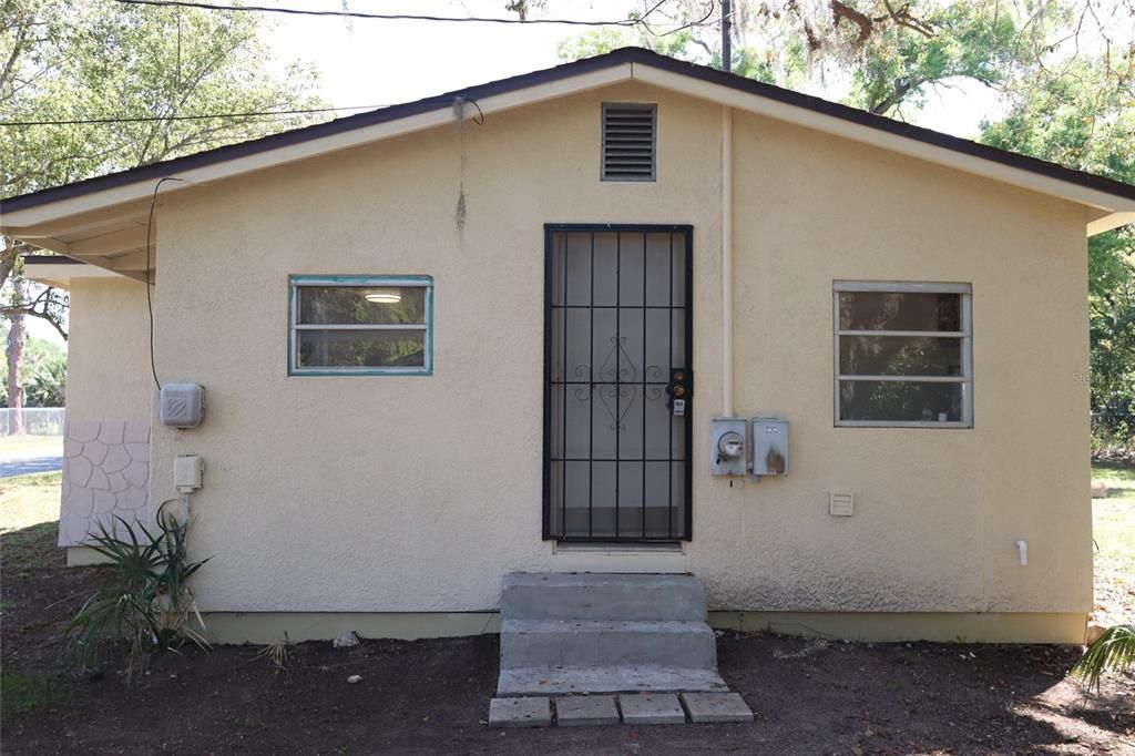 待售: $185,000 (1 贝兹, 1 浴室, 801 平方英尺)