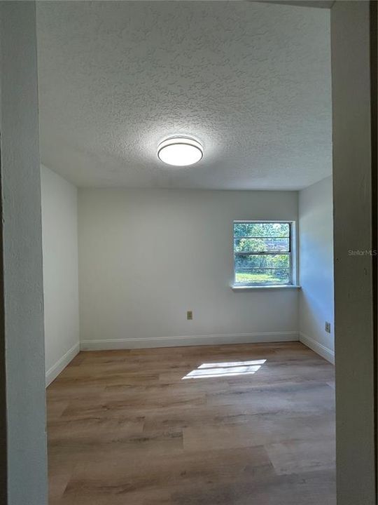 待售: $185,000 (1 贝兹, 1 浴室, 801 平方英尺)