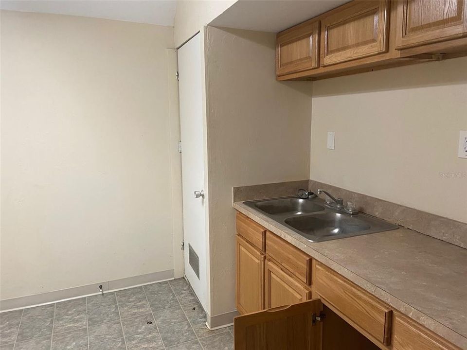 На продажу: $18,200 (0 спален, 0 ванн, 1400 Квадратных фут)