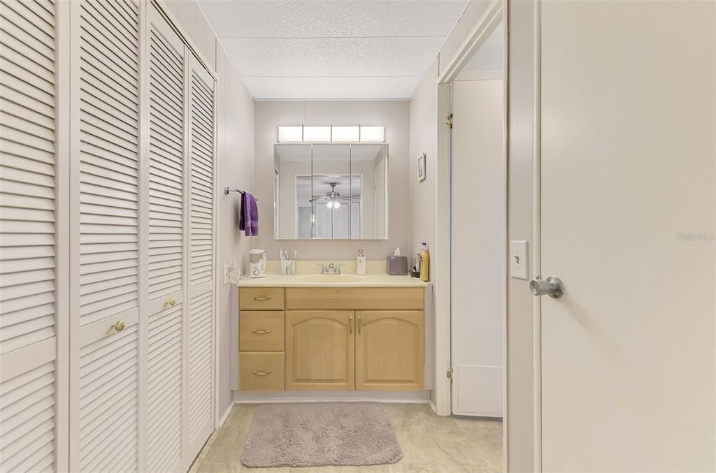 На продажу: $189,000 (4 спален, 2 ванн, 1344 Квадратных фут)