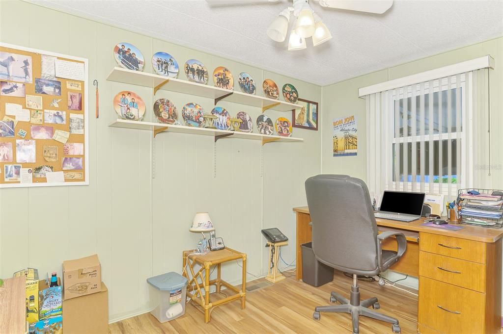 На продажу: $189,000 (4 спален, 2 ванн, 1344 Квадратных фут)