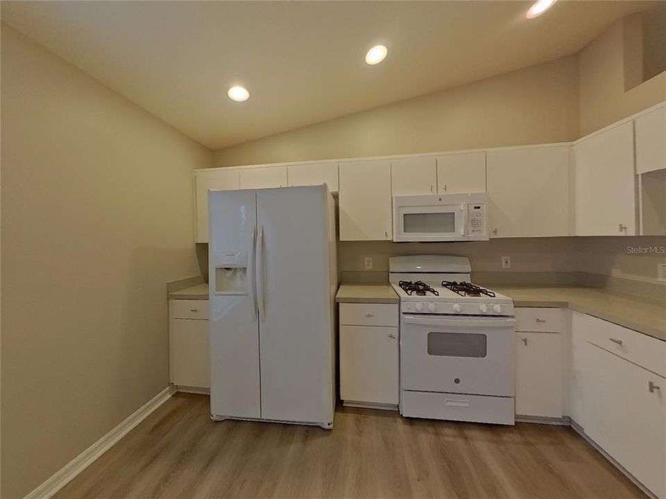 Active With Contract: $2,229 (3 beds, 2 baths, 1653 Square Feet)