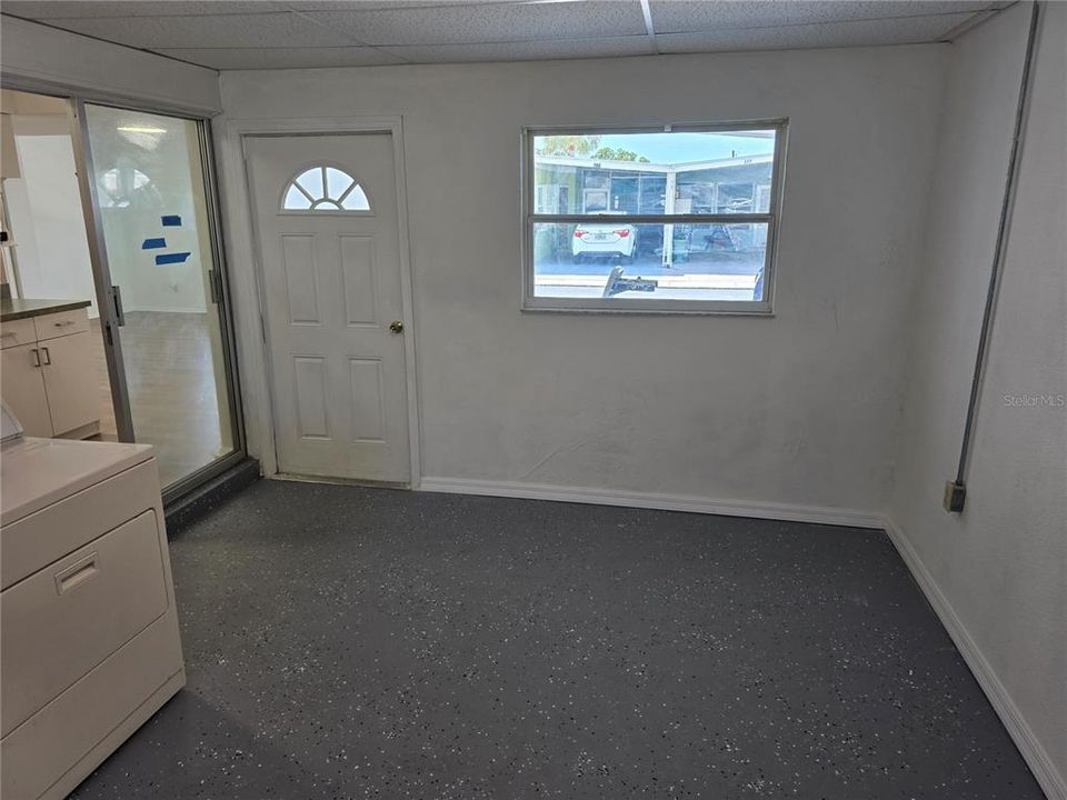 Active With Contract: $99,000 (1 beds, 1 baths, 594 Square Feet)