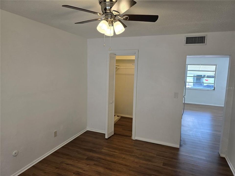 Active With Contract: $99,000 (1 beds, 1 baths, 594 Square Feet)