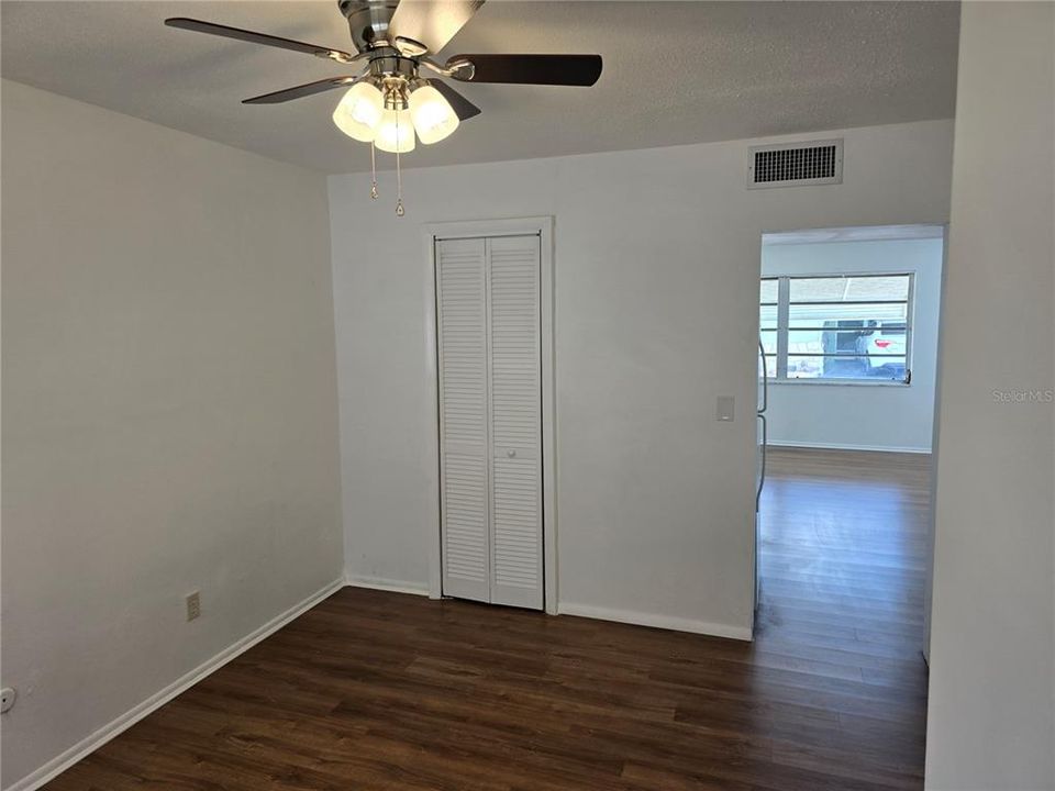 Active With Contract: $99,000 (1 beds, 1 baths, 594 Square Feet)